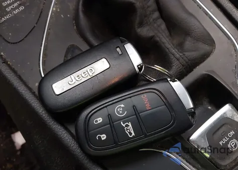 2019 Jeep Cherokee Latitude Plus 4X4 from USA, damaged, VIN 1C4PJMLN2KD132053